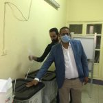 رئيس جامعة أسوان يدلي بصوته في انتخابات النواب  2020