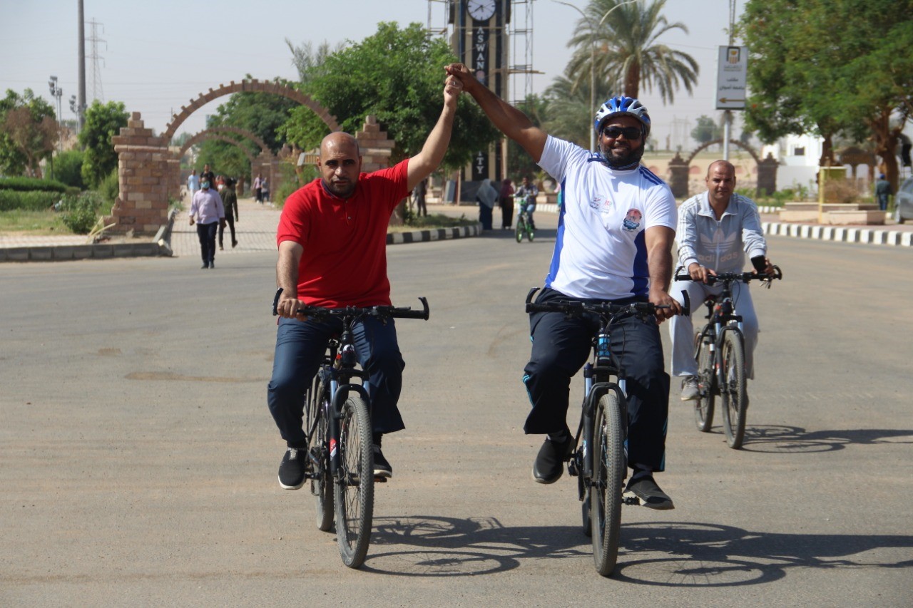 رئيس جامعة أسوان : انطلاق ماراثون الدراجات تحت شعار المبادرة الرئاسية (الرياضة أمن قومي )