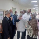رئيس جامعة أسوان يتابع انتظام العملية التعليمية للعام الجامعي الجديد ويتفقد كلية العلوم