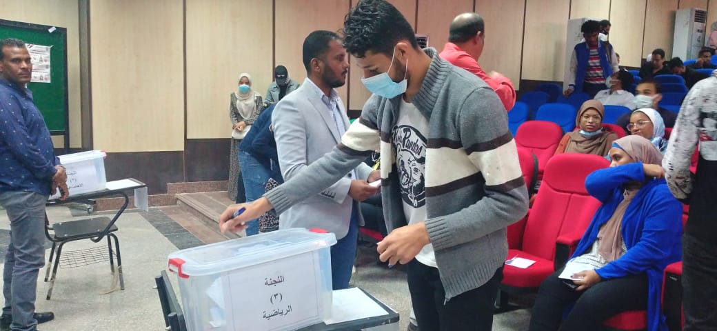 منصور هاشم رئيساً لاتحاد طلاب جامعة اسوان